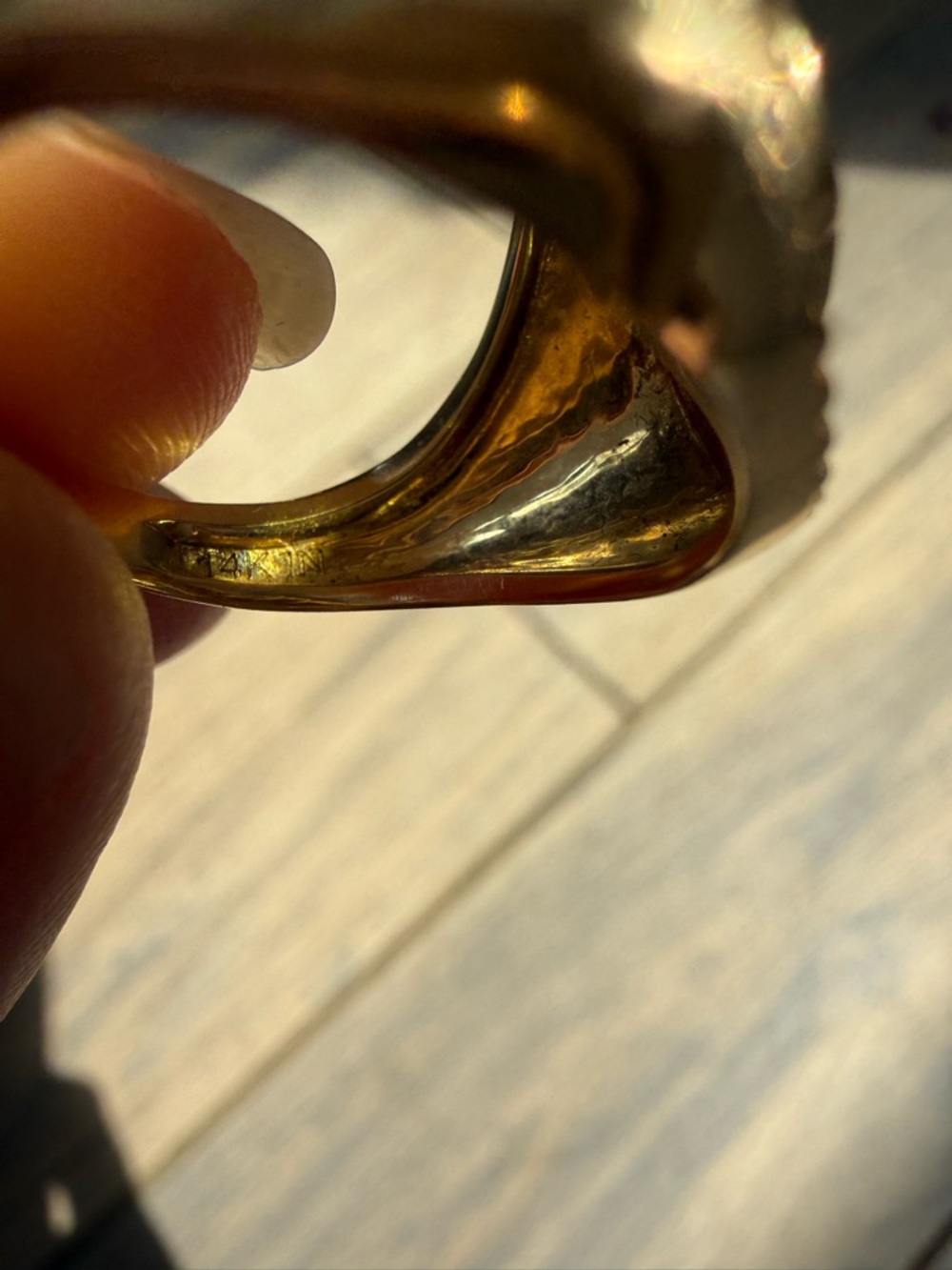 14k yg and peridot Heart-Shaped Ring, size 7 - Picture 5 of 6